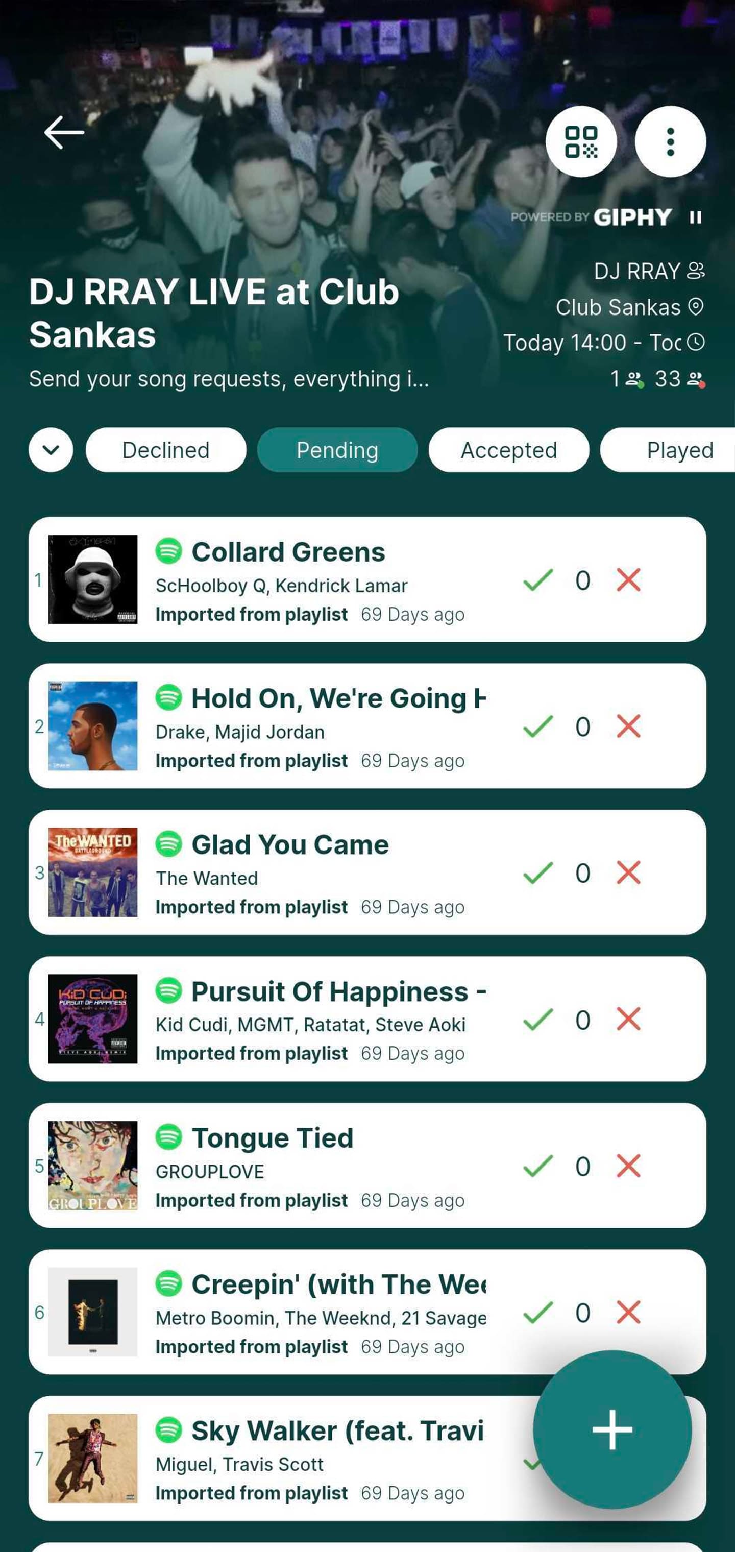 Rekwest club night screen with the crowd upvoting and downvoting pending song requests